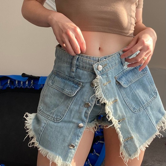 Button Down denim mini skort - Picture 2 of 14